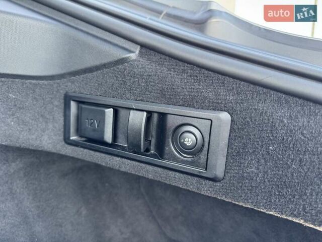 Серый БМВ i4, объемом двигателя 0 л и пробегом 40 тыс. км за 47000 $, фото 36 на Automoto.ua