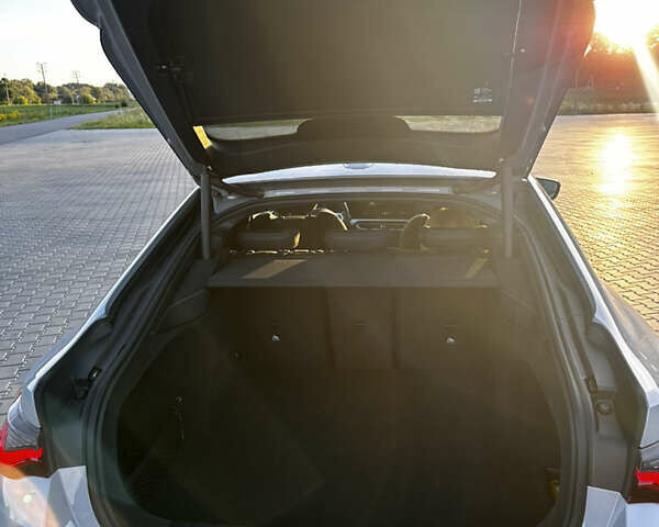 Серый БМВ i4, объемом двигателя 0 л и пробегом 31 тыс. км за 47864 $, фото 9 на Automoto.ua