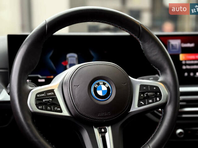 Серый БМВ i4, объемом двигателя 0 л и пробегом 11 тыс. км за 47500 $, фото 24 на Automoto.ua