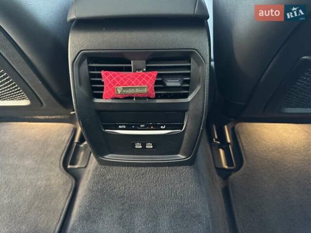 Серый БМВ i4, объемом двигателя 0 л и пробегом 40 тыс. км за 47000 $, фото 28 на Automoto.ua