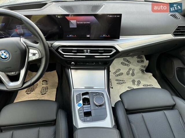 Серый БМВ i4, объемом двигателя 0 л и пробегом 7 тыс. км за 37000 $, фото 15 на Automoto.ua
