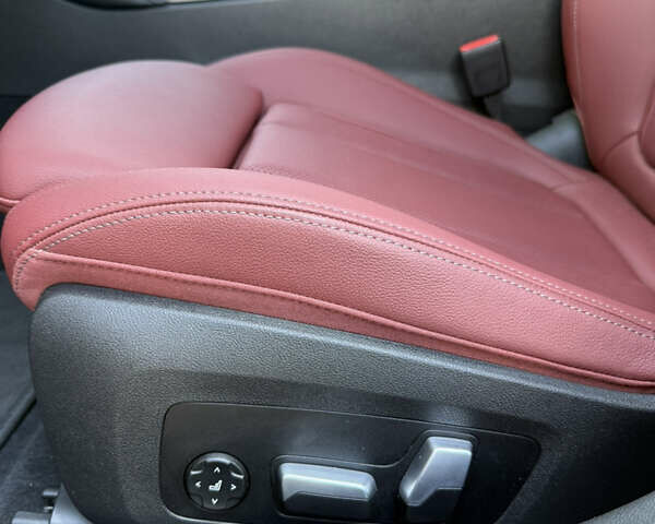 Серый БМВ i4, объемом двигателя 0 л и пробегом 12 тыс. км за 47500 $, фото 22 на Automoto.ua