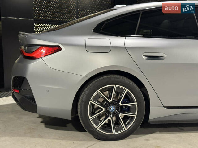 Серый БМВ i4, объемом двигателя 0 л и пробегом 46 тыс. км за 45500 $, фото 28 на Automoto.ua