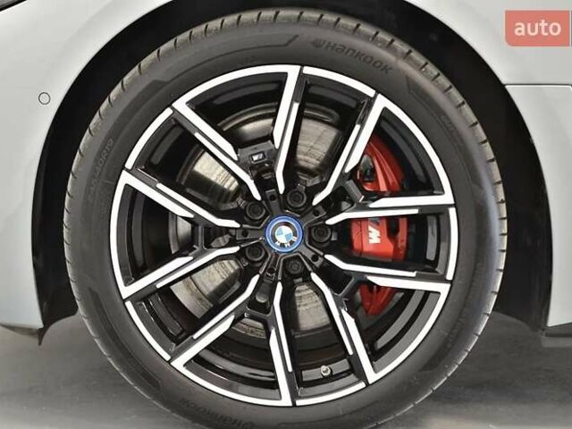Серый БМВ i4, объемом двигателя 0 л и пробегом 13 тыс. км за 39700 $, фото 7 на Automoto.ua