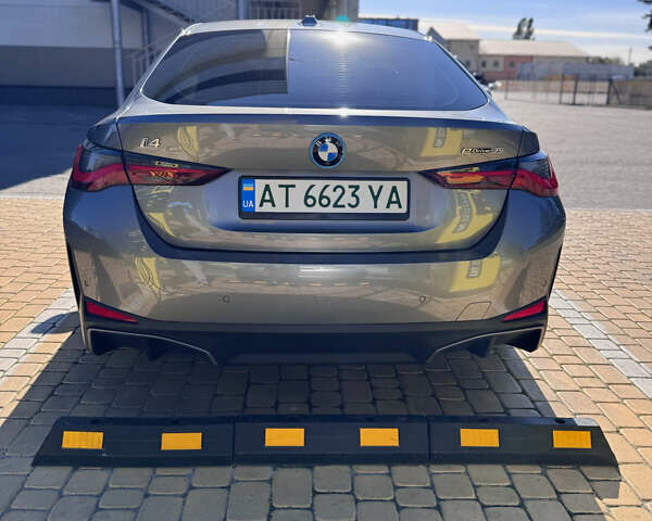 Серый БМВ i4, объемом двигателя 0 л и пробегом 36 тыс. км за 31300 $, фото 6 на Automoto.ua