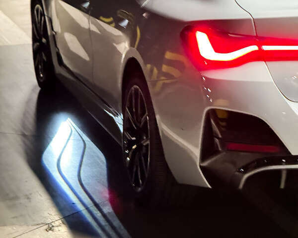 Серый БМВ i4, объемом двигателя 0 л и пробегом 6 тыс. км за 42000 $, фото 27 на Automoto.ua