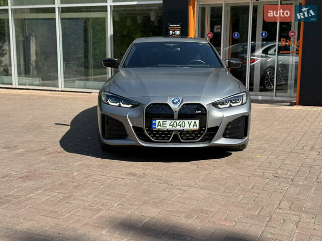 Серый БМВ i4, объемом двигателя 0 л и пробегом 4 тыс. км за 46900 $, фото 2 на Automoto.ua