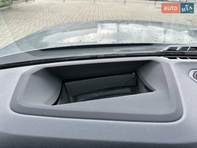 Серый БМВ i4, объемом двигателя 0 л и пробегом 7 тыс. км за 37000 $, фото 23 на Automoto.ua