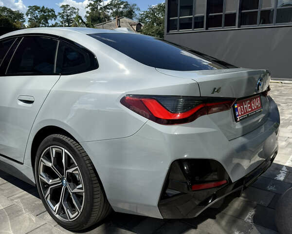 Серый БМВ i4, объемом двигателя 0 л и пробегом 12 тыс. км за 47500 $, фото 8 на Automoto.ua