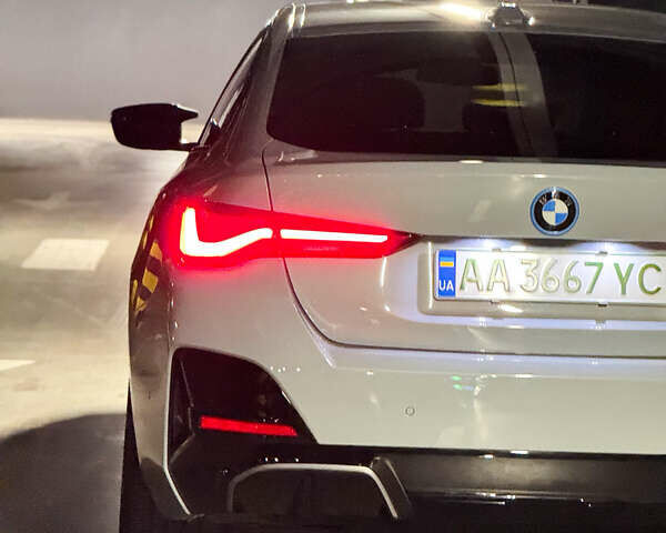 Серый БМВ i4, объемом двигателя 0 л и пробегом 6 тыс. км за 42000 $, фото 18 на Automoto.ua
