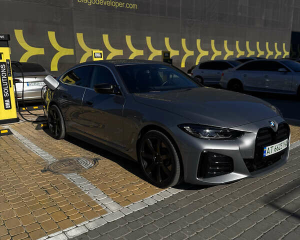 Серый БМВ i4, объемом двигателя 0 л и пробегом 36 тыс. км за 31300 $, фото 5 на Automoto.ua