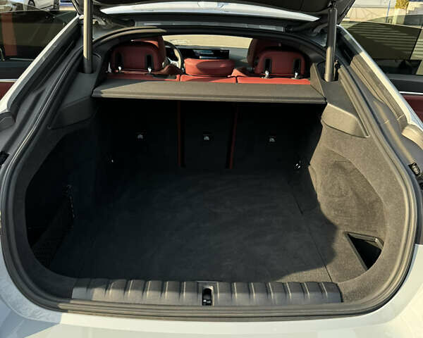 Серый БМВ i4, объемом двигателя 0 л и пробегом 6 тыс. км за 42000 $, фото 32 на Automoto.ua