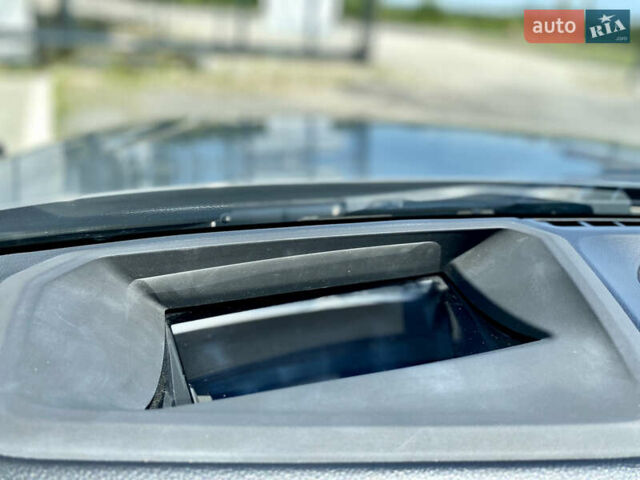 Серый БМВ i4, объемом двигателя 0 л и пробегом 18 тыс. км за 47999 $, фото 66 на Automoto.ua