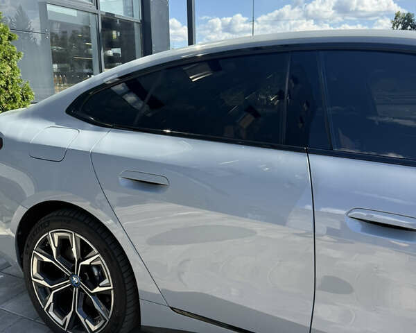 Серый БМВ i4, объемом двигателя 0 л и пробегом 12 тыс. км за 47500 $, фото 12 на Automoto.ua