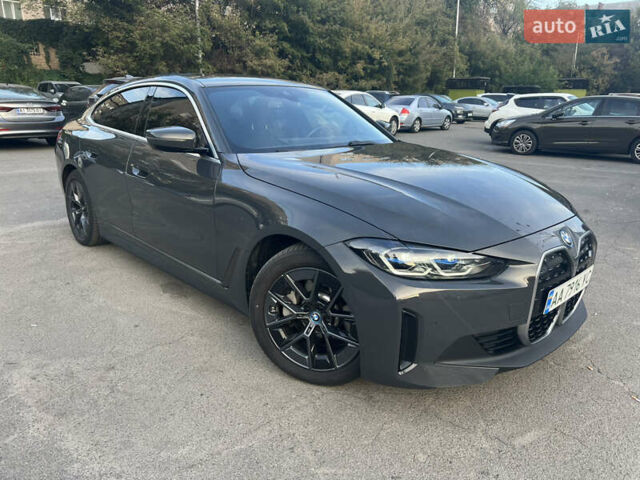 Серый БМВ i4, объемом двигателя 0 л и пробегом 31 тыс. км за 39000 $, фото 4 на Automoto.ua