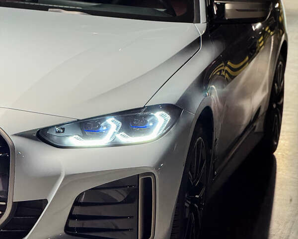 Серый БМВ i4, объемом двигателя 0 л и пробегом 6 тыс. км за 42000 $, фото 7 на Automoto.ua