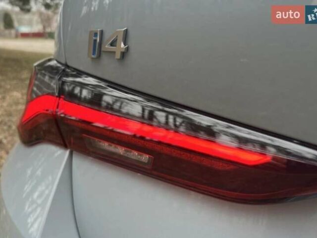 Серый БМВ i4, объемом двигателя 0 л и пробегом 15 тыс. км за 35777 $, фото 2 на Automoto.ua