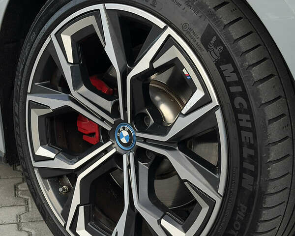 Серый БМВ i4, объемом двигателя 0 л и пробегом 92 тыс. км за 40000 $, фото 11 на Automoto.ua
