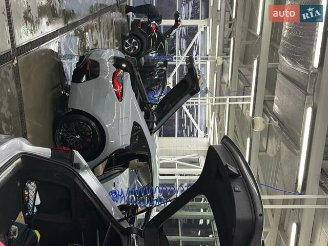 Серый БМВ i4, объемом двигателя 0 л и пробегом 30 тыс. км за 43000 $, фото 4 на Automoto.ua