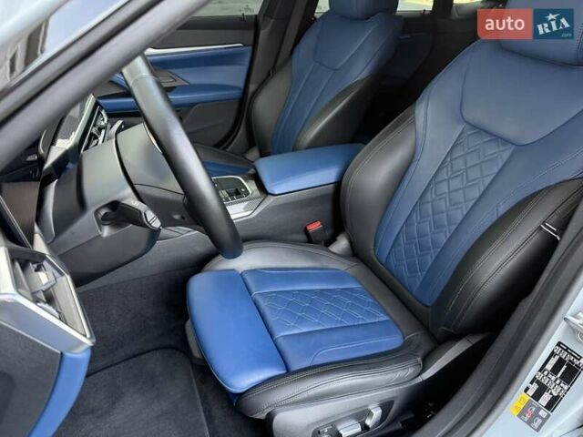 Серый БМВ i4, объемом двигателя 0 л и пробегом 30 тыс. км за 60000 $, фото 5 на Automoto.ua