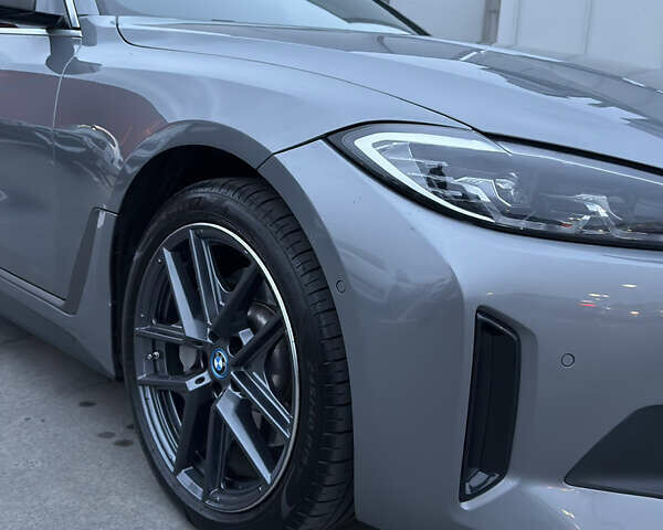 Сірий БМВ i4, об'ємом двигуна 0 л та пробігом 14 тис. км за 37400 $, фото 5 на Automoto.ua