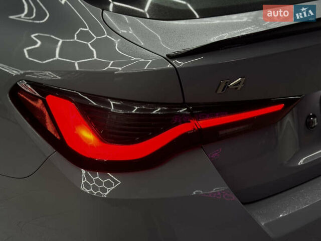 Серый БМВ i4, объемом двигателя 0 л и пробегом 25 тыс. км за 47500 $, фото 13 на Automoto.ua