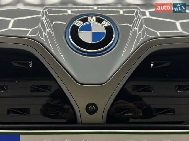 Серый БМВ i4, объемом двигателя 0 л и пробегом 25 тыс. км за 47500 $, фото 15 на Automoto.ua