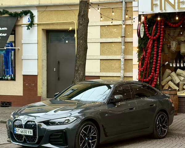 Серый БМВ i4, объемом двигателя 0 л и пробегом 32 тыс. км за 39900 $, фото 33 на Automoto.ua