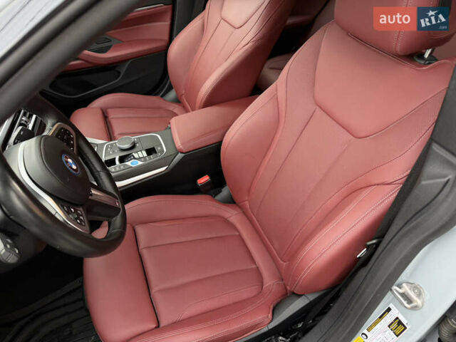 Серый БМВ i4, объемом двигателя 0 л и пробегом 9 тыс. км за 41999 $, фото 21 на Automoto.ua