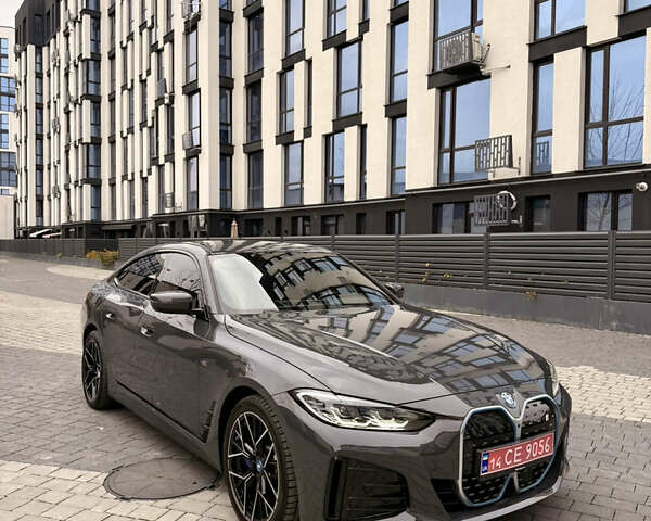 Серый БМВ i4, объемом двигателя 0 л и пробегом 32 тыс. км за 39900 $, фото 1 на Automoto.ua