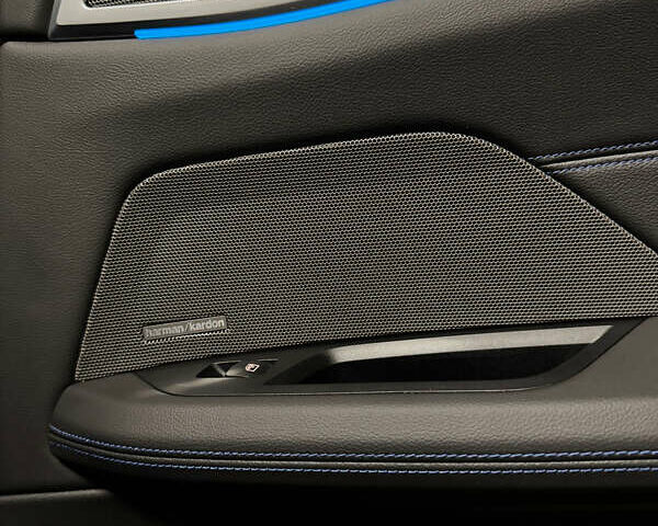 Серый БМВ i4, объемом двигателя 0 л и пробегом 11 тыс. км за 59900 $, фото 19 на Automoto.ua