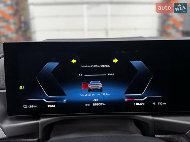 Серый БМВ i4, объемом двигателя 0 л и пробегом 25 тыс. км за 47500 $, фото 39 на Automoto.ua