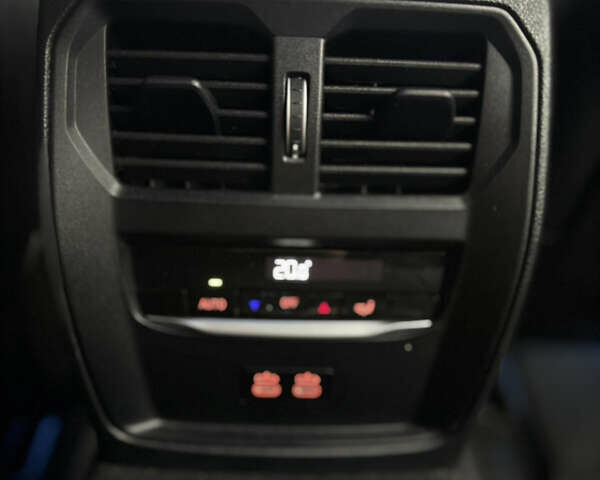 Серый БМВ i4, объемом двигателя 0 л и пробегом 32 тыс. км за 39900 $, фото 29 на Automoto.ua