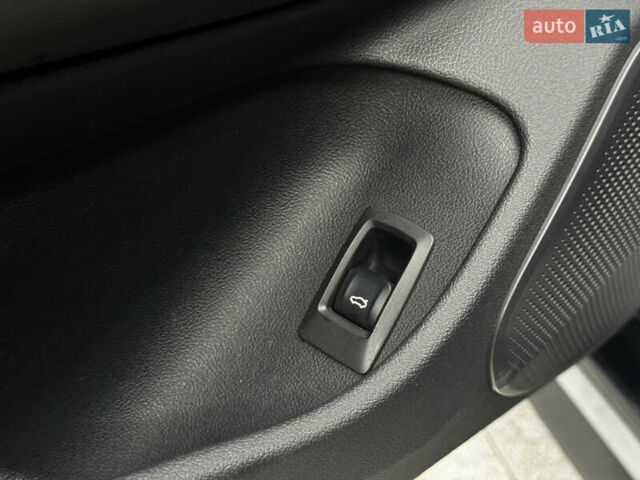 Серый БМВ i4, объемом двигателя 0 л и пробегом 25 тыс. км за 47500 $, фото 27 на Automoto.ua