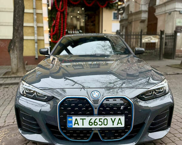 Серый БМВ i4, объемом двигателя 0 л и пробегом 32 тыс. км за 39900 $, фото 34 на Automoto.ua