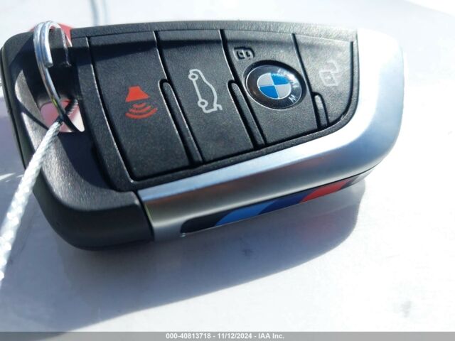 Серый БМВ i4, объемом двигателя 0 л и пробегом 10 тыс. км за 36900 $, фото 10 на Automoto.ua