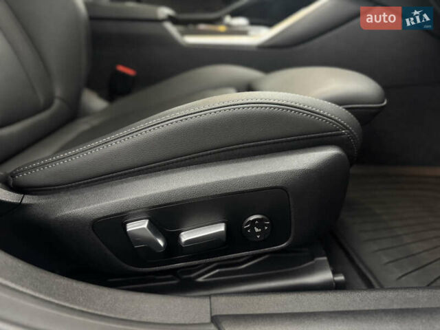 Серый БМВ i4, объемом двигателя 0 л и пробегом 25 тыс. км за 47500 $, фото 70 на Automoto.ua