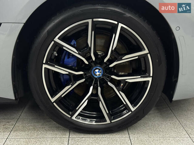 Серый БМВ i4, объемом двигателя 0 л и пробегом 25 тыс. км за 47500 $, фото 14 на Automoto.ua