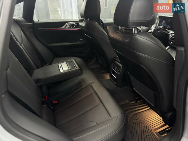 Серый БМВ i4, объемом двигателя 0 л и пробегом 25 тыс. км за 47500 $, фото 64 на Automoto.ua