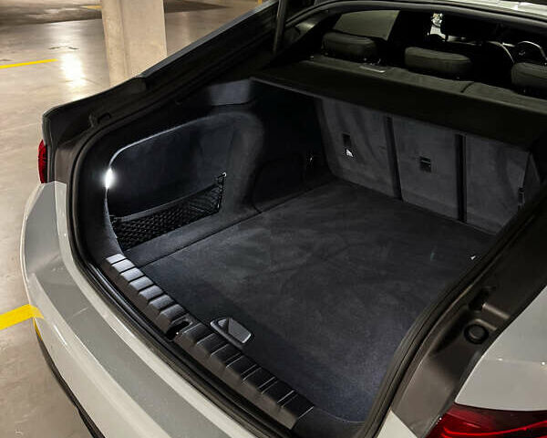 Серый БМВ i4, объемом двигателя 0 л и пробегом 11 тыс. км за 59900 $, фото 23 на Automoto.ua