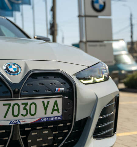 Серый БМВ i4, объемом двигателя 0 л и пробегом 6 тыс. км за 47000 $, фото 5 на Automoto.ua