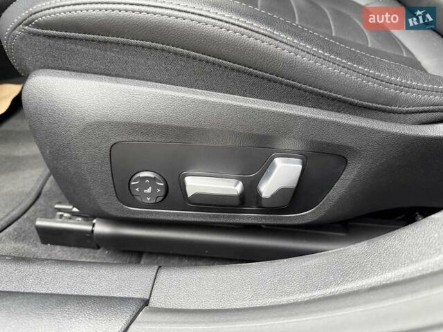 Синий БМВ i4, объемом двигателя 0 л и пробегом 23 тыс. км за 44900 $, фото 19 на Automoto.ua