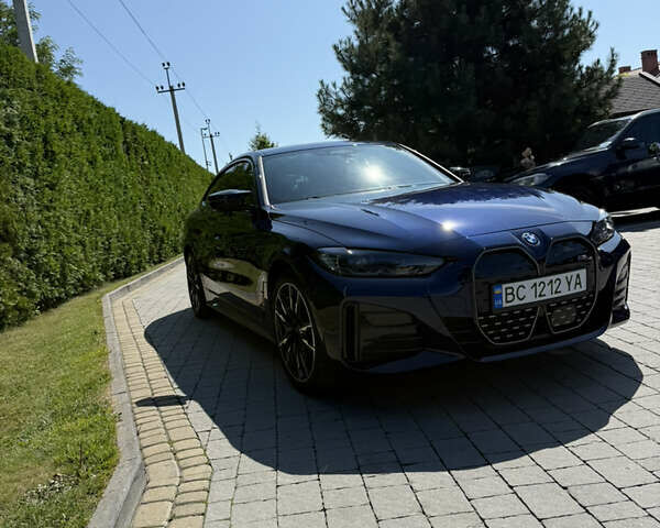 Синий БМВ i4, объемом двигателя 0 л и пробегом 12 тыс. км за 43000 $, фото 4 на Automoto.ua