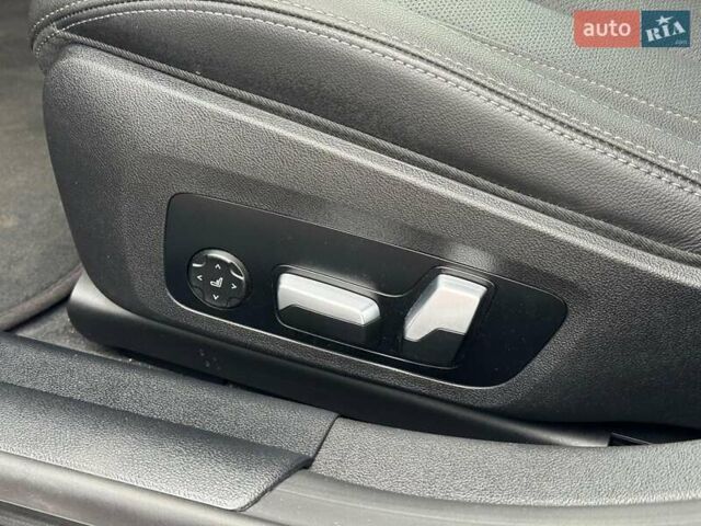 Синий БМВ i4, объемом двигателя 0 л и пробегом 16 тыс. км за 32990 $, фото 19 на Automoto.ua