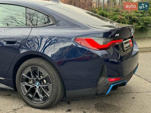 Синий БМВ i4, объемом двигателя 0 л и пробегом 16 тыс. км за 32990 $, фото 10 на Automoto.ua
