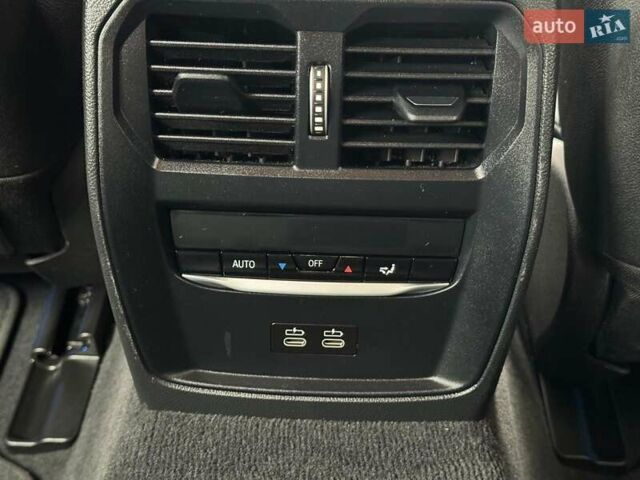 Синий БМВ i4, объемом двигателя 0 л и пробегом 16 тыс. км за 32990 $, фото 29 на Automoto.ua