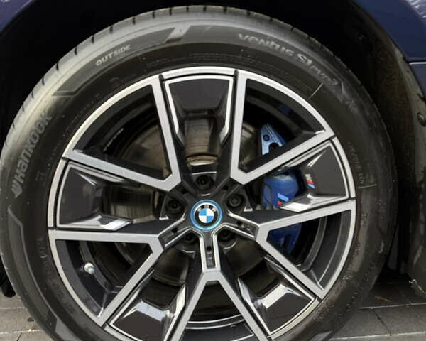 Синий БМВ i4, объемом двигателя 0 л и пробегом 18 тыс. км за 49999 $, фото 3 на Automoto.ua