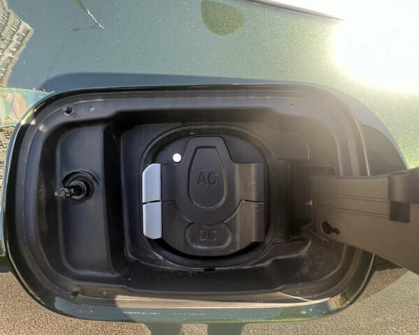 Зелений БМВ i4, об'ємом двигуна 0 л та пробігом 2 тис. км за 35000 $, фото 22 на Automoto.ua