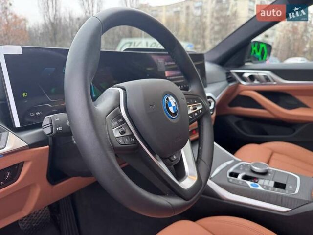 Зелений БМВ i4, об'ємом двигуна 0 л та пробігом 5 тис. км за 33300 $, фото 3 на Automoto.ua