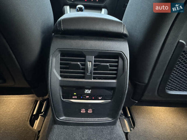 Зеленый БМВ i4, объемом двигателя 0 л и пробегом 27 тыс. км за 45900 $, фото 19 на Automoto.ua